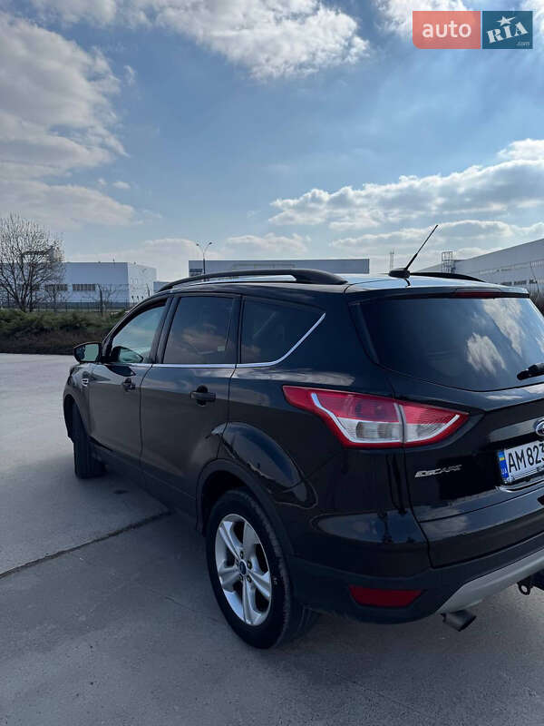Внедорожник / Кроссовер Ford Escape 2015 в Коростене