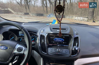 Внедорожник / Кроссовер Ford Escape 2012 в 