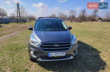 Внедорожник / Кроссовер Ford Escape 2017 в 