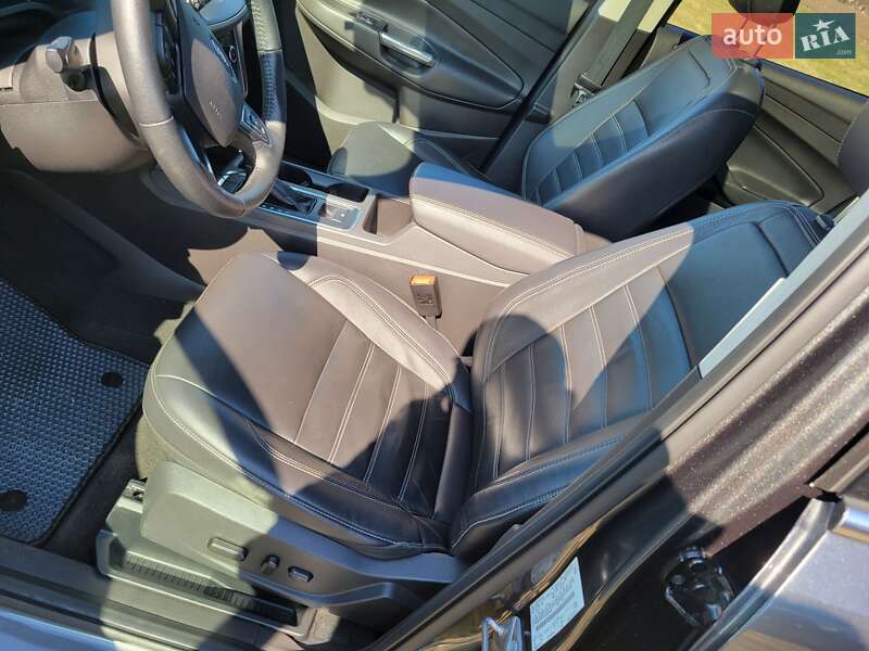 Внедорожник / Кроссовер Ford Escape 2017 в Киеве