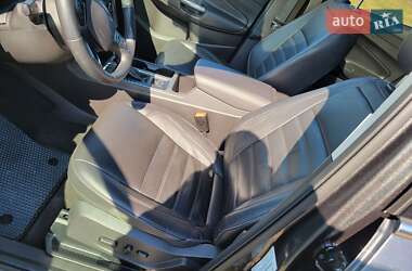Внедорожник / Кроссовер Ford Escape 2017 в 