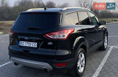 Позашляховик / Кросовер Ford Escape 2015 в 