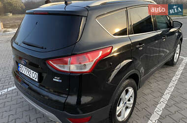 Позашляховик / Кросовер Ford Escape 2015 в 