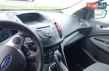 Внедорожник / Кроссовер Ford Escape 2012 в 