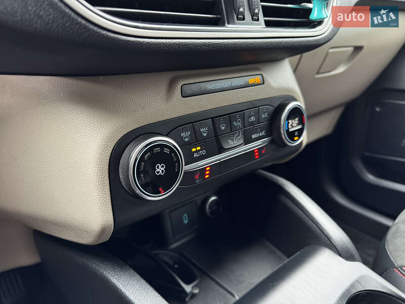 Позашляховик / Кросовер Ford Escape 2019 в Львові