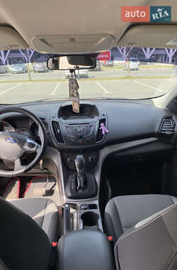 Внедорожник / Кроссовер Ford Escape 2015 в Хмельницком