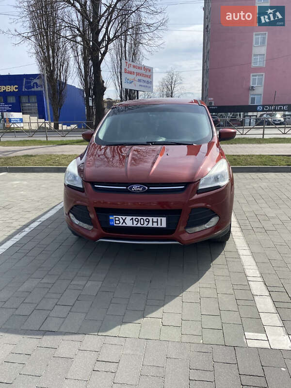 Внедорожник / Кроссовер Ford Escape 2015 в Хмельницком