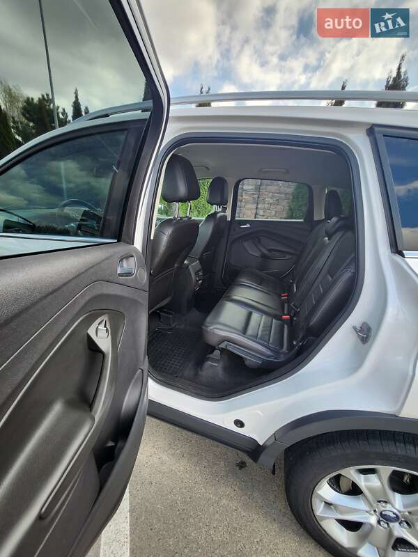 Внедорожник / Кроссовер Ford Escape 2013 в Софиевской Борщаговке