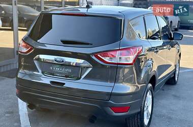 Внедорожник / Кроссовер Ford Escape 2015 в 