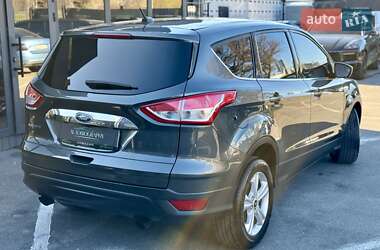 Внедорожник / Кроссовер Ford Escape 2015 в 