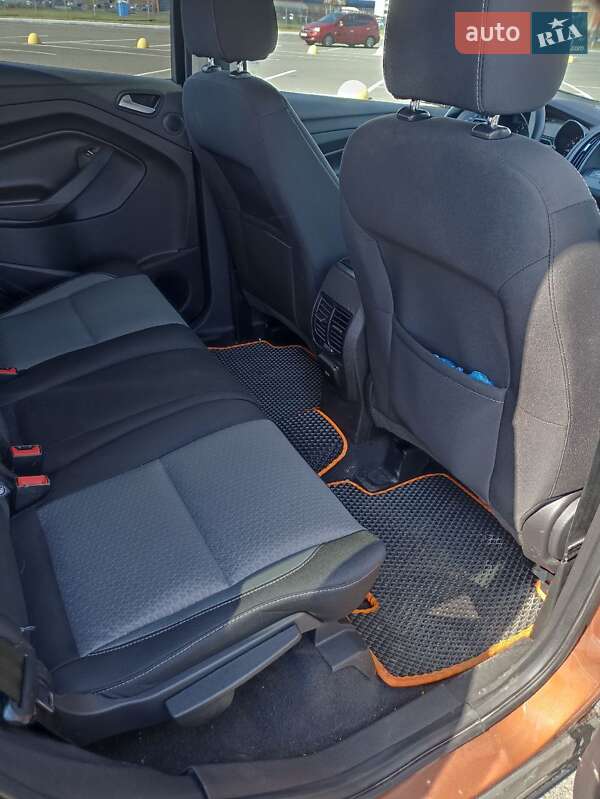 Позашляховик / Кросовер Ford Escape 2016 в Києві