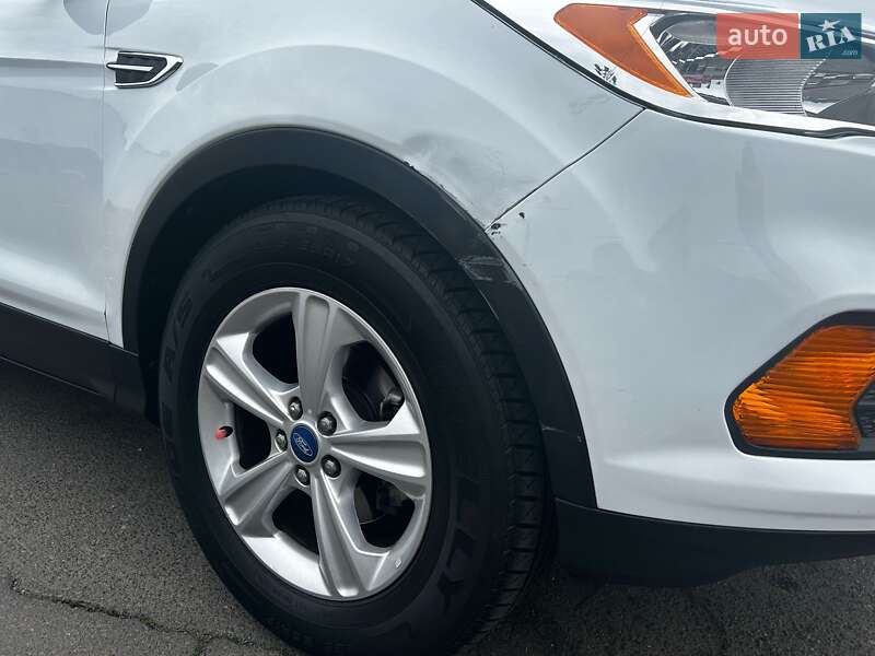 Внедорожник / Кроссовер Ford Escape 2017 в Одессе
