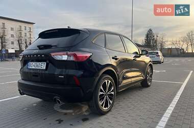 Внедорожник / Кроссовер Ford Escape 2021 в 