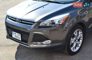 Внедорожник / Кроссовер Ford Escape 2015 в 