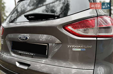 Внедорожник / Кроссовер Ford Escape 2013 в 