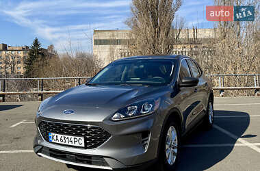 Внедорожник / Кроссовер Ford Escape 2022 в 