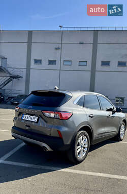 Внедорожник / Кроссовер Ford Escape 2022 в 