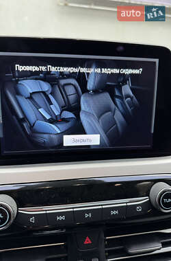Внедорожник / Кроссовер Ford Escape 2022 в 