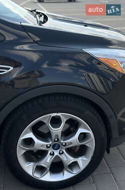 Внедорожник / Кроссовер Ford Escape 2013 в 