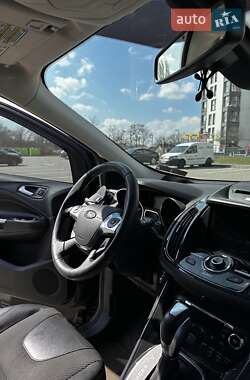 Внедорожник / Кроссовер Ford Escape 2013 в 