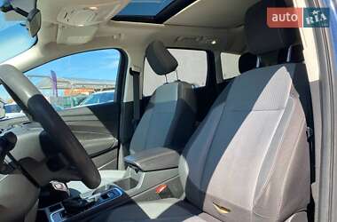 Внедорожник / Кроссовер Ford Escape 2018 в 