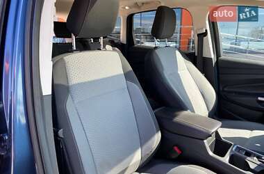 Внедорожник / Кроссовер Ford Escape 2018 в 