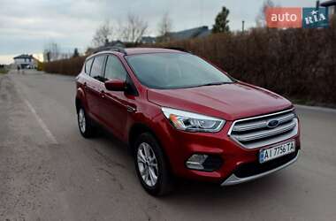 Внедорожник / Кроссовер Ford Escape 2018 в 