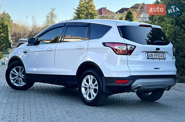 Позашляховик / Кросовер Ford Escape 2017 в 