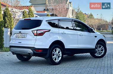 Позашляховик / Кросовер Ford Escape 2017 в 