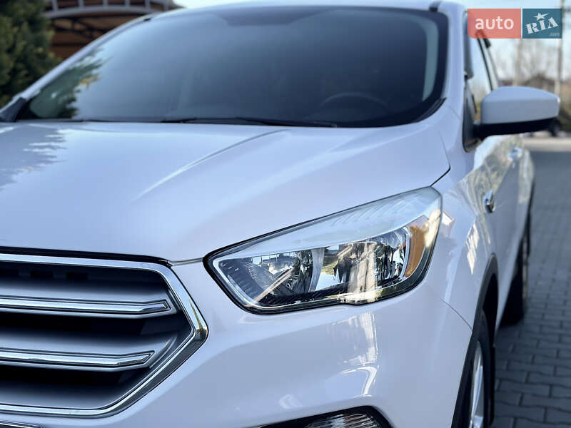 Внедорожник / Кроссовер Ford Escape 2017 в Одессе