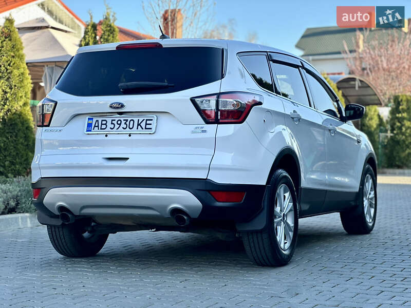 Внедорожник / Кроссовер Ford Escape 2017 в Одессе