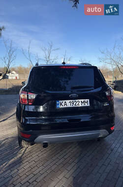 Внедорожник / Кроссовер Ford Escape 2017 в 