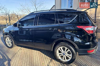 Внедорожник / Кроссовер Ford Escape 2017 в 