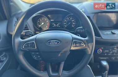 Внедорожник / Кроссовер Ford Escape 2017 в 