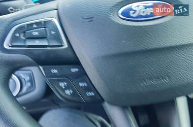 Внедорожник / Кроссовер Ford Escape 2016 в Черкассах