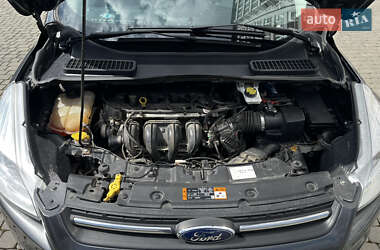 Внедорожник / Кроссовер Ford Escape 2015 в 