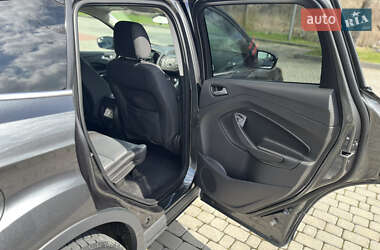 Внедорожник / Кроссовер Ford Escape 2015 в 