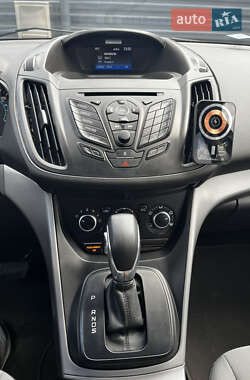 Внедорожник / Кроссовер Ford Escape 2015 в 