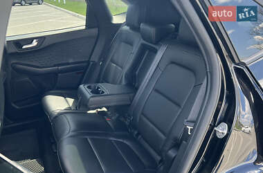 Внедорожник / Кроссовер Ford Escape 2020 в 