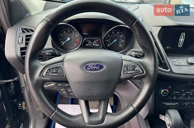 Внедорожник / Кроссовер Ford Escape 2019 в 