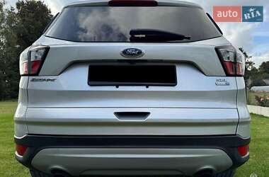 Внедорожник / Кроссовер Ford Escape 2017 в 