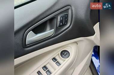 Внедорожник / Кроссовер Ford Escape 2014 в 