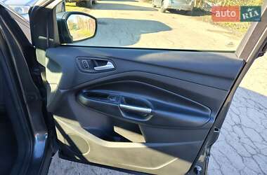 Внедорожник / Кроссовер Ford Escape 2017 в Луцке
