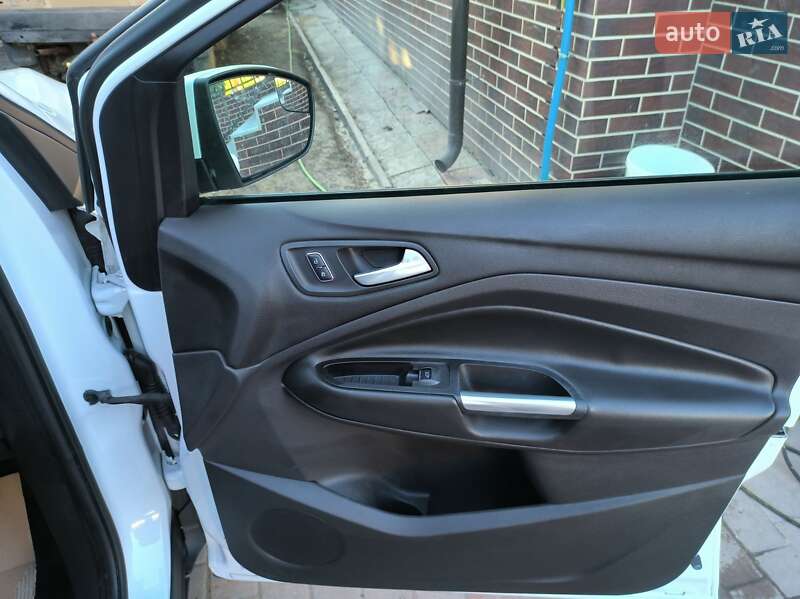 Внедорожник / Кроссовер Ford Escape 2014 в Тернополе