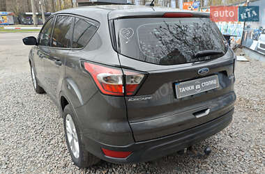 Внедорожник / Кроссовер Ford Escape 2017 в 