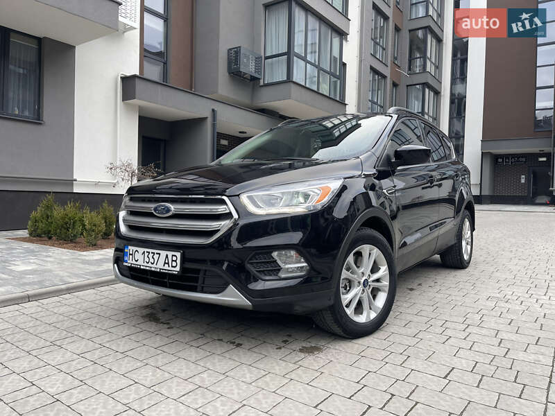 Внедорожник / Кроссовер Ford Escape 2019 в 