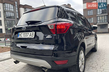 Внедорожник / Кроссовер Ford Escape 2019 в 