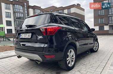 Внедорожник / Кроссовер Ford Escape 2019 в 