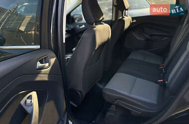 Внедорожник / Кроссовер Ford Escape 2019 в 
