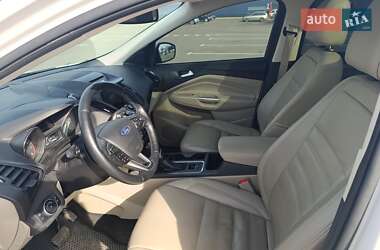 Внедорожник / Кроссовер Ford Escape 2016 в 